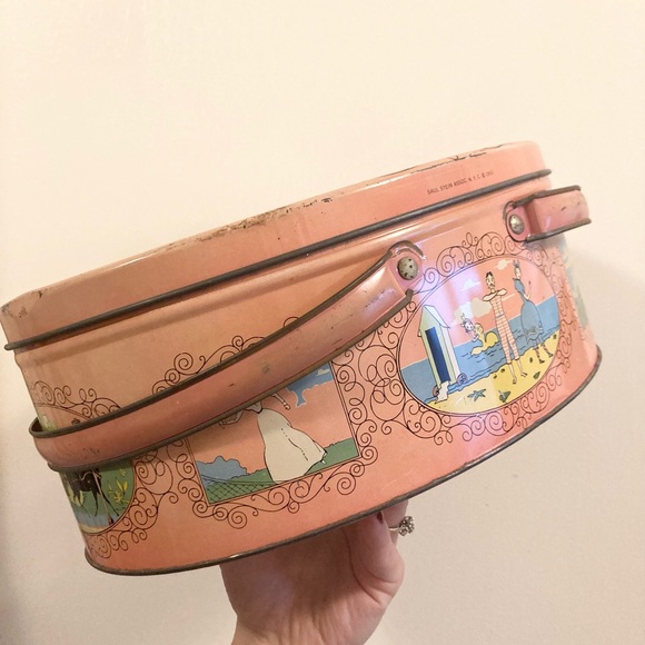 1952 Vintage Pink Basket Tin Picnic Basket Tin 50s Vintage Tin - Picture 9 of 13